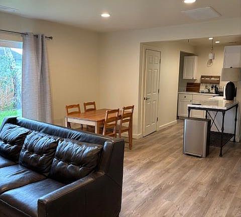 5th image of 3449 Trinity St