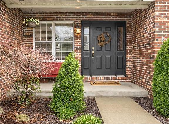 3rd image of 1225 Illini Dr