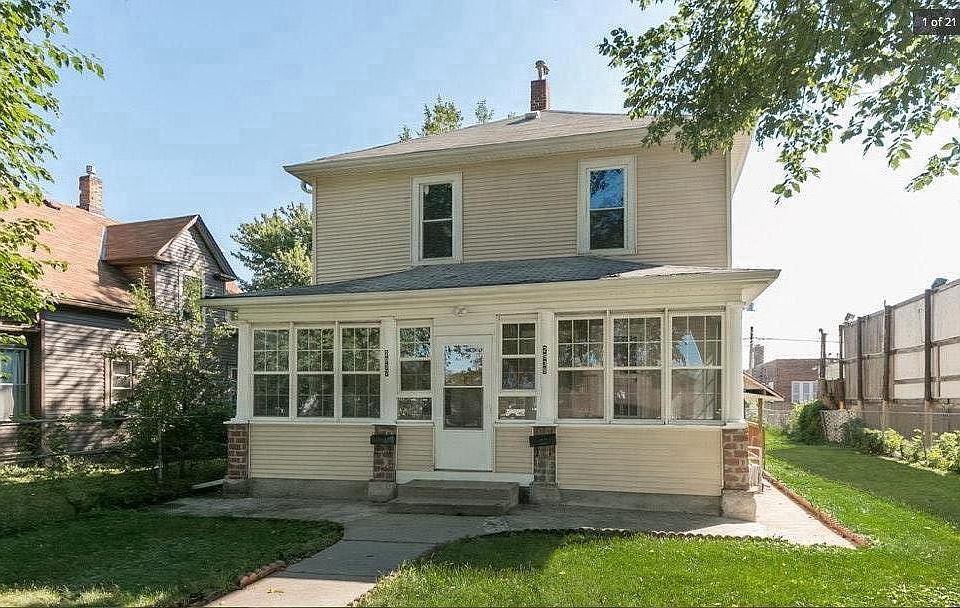 Front of the duplex...Welcome home!