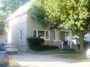 493 Laurel St, Elgin, IL 60120