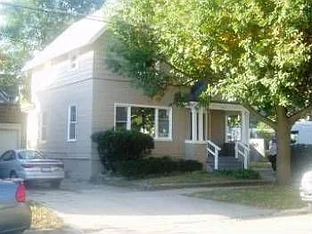493 Laurel St photo 1