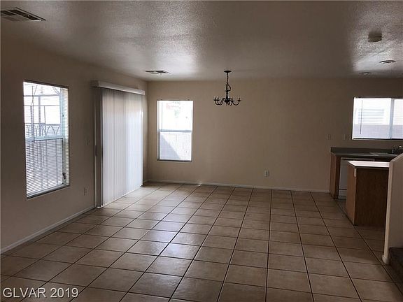 5th image of 1129 Black Cherry St