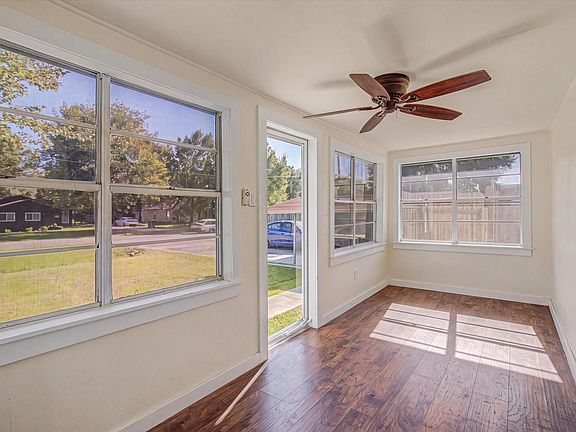 3rd image of 805 Trinity St