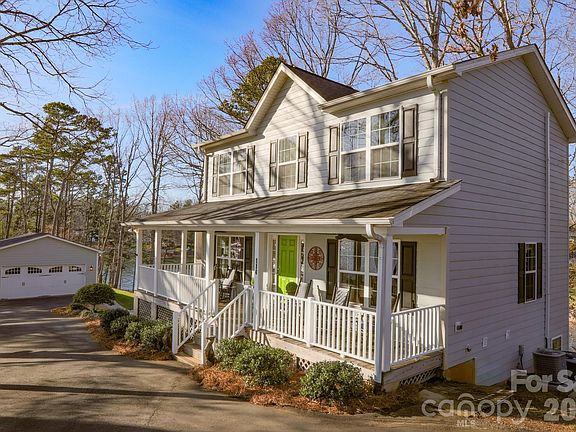2nd image of 114 Newark Ln