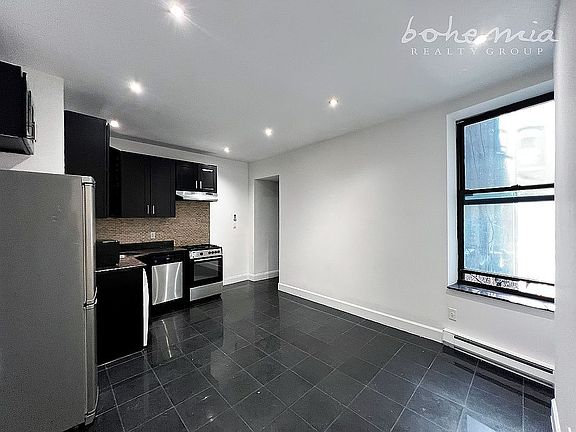 4th image of 8 W 108th St #27L