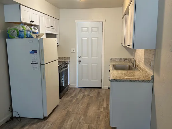 1706 N Douty St, Hanford, CA 93230