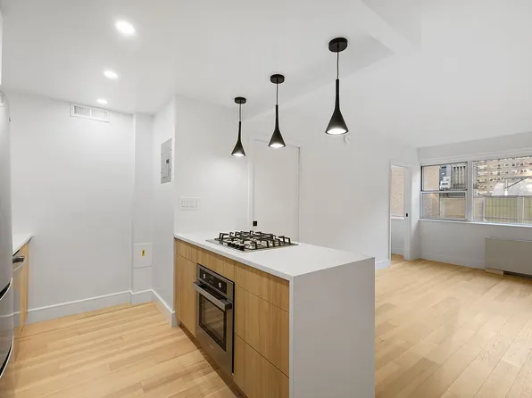 321 E 48th St APT 10F, New York, NY 10017