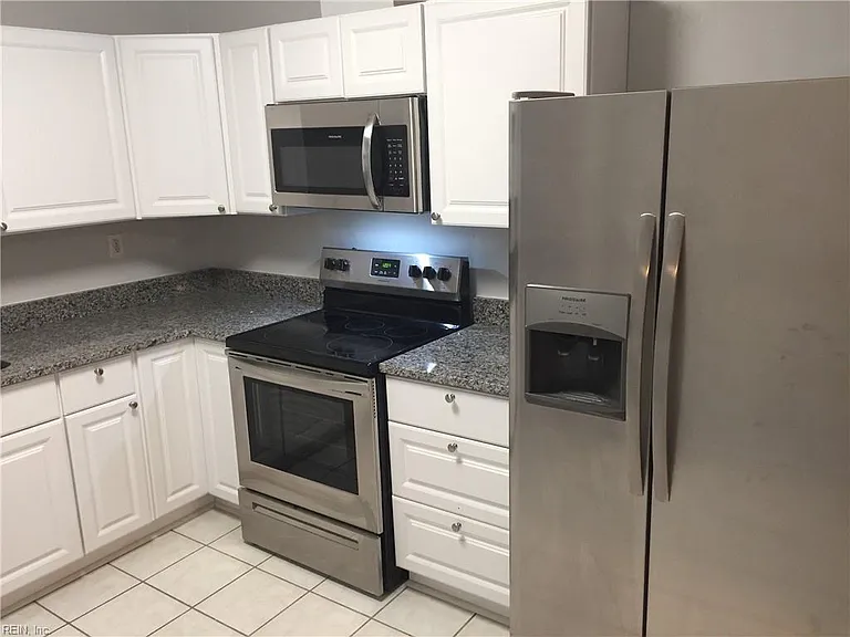 449 Peregrine St — Photo 14