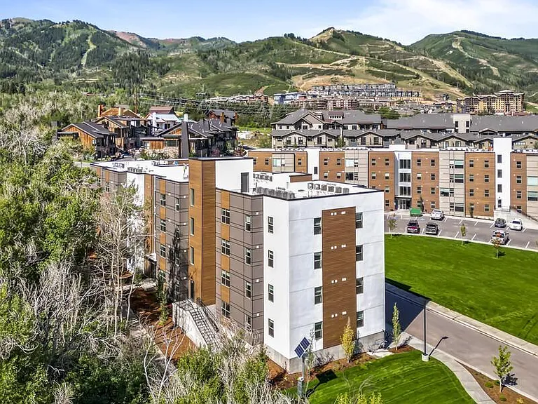Slopeside Village at Park City — Photo 36