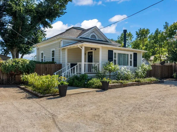 1121 Rutherford Road, Napa, CA 94558