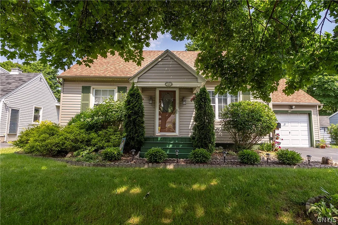104 Edden Ln photo 1