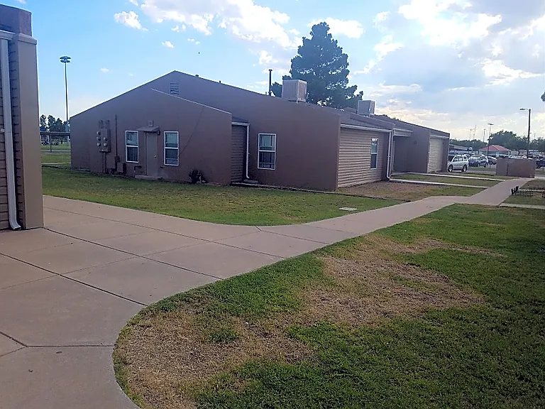 1405 E Marland St — Photo 5