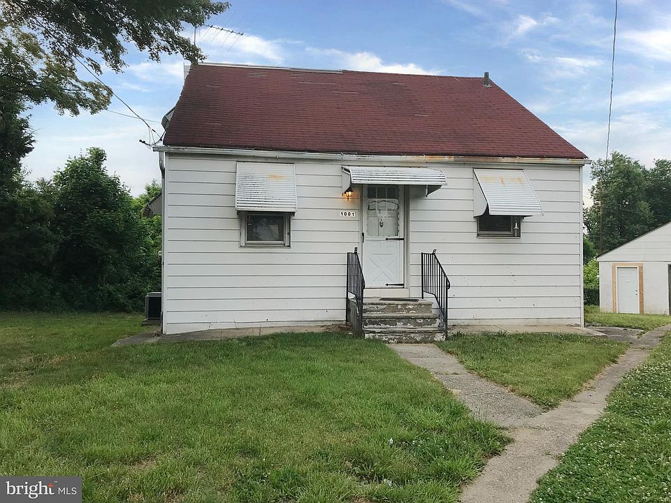 1st image of 1001 Oakmont St