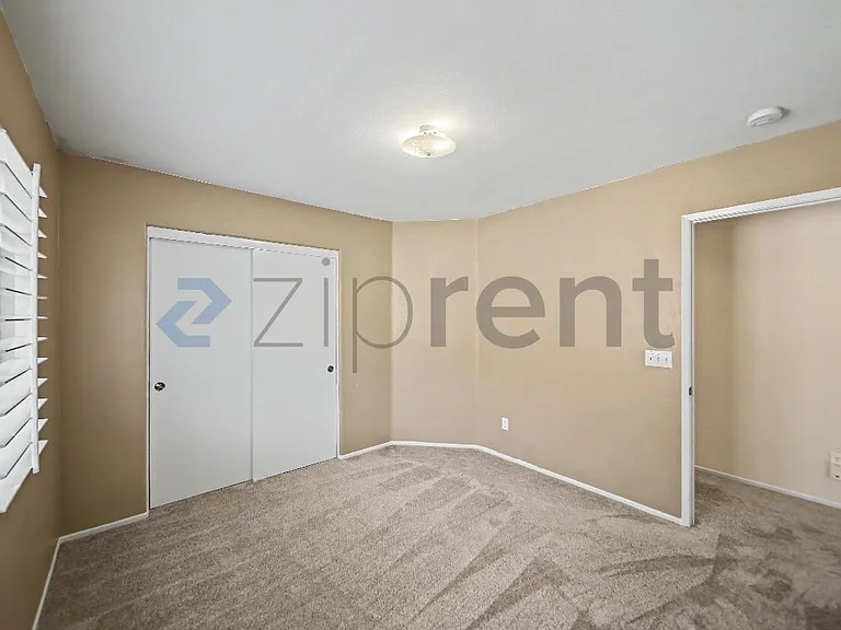 294 Kieswetter St — Photo 39
