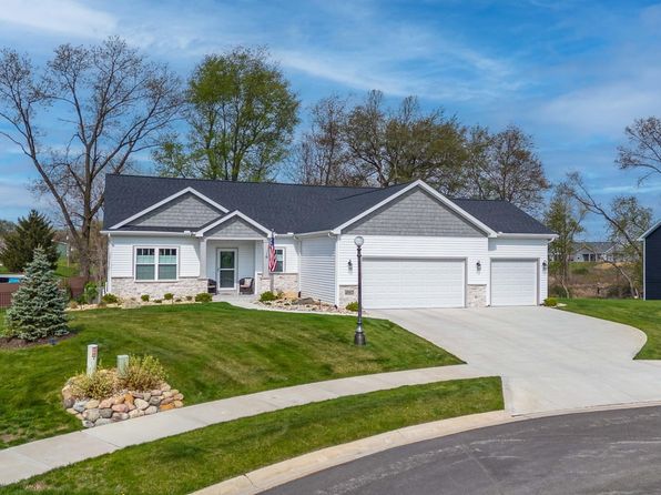 2867 E Lake Tahoe Trl, Warsaw, IN 46582