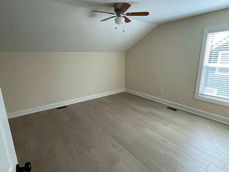 1570 Bluebird Ln — Photo 17