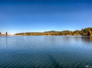 3925 Forest Beach Dr NW, Gig Harbor, WA 98335