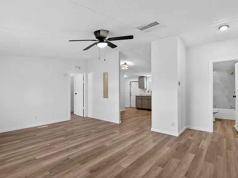 1134 Robinson Ave — Photo 7