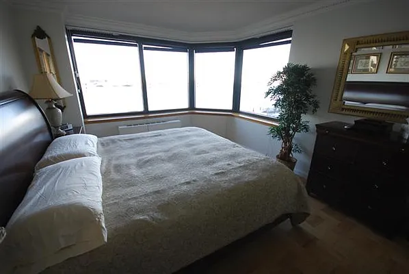 Sold by Luxury Habitat | media 3