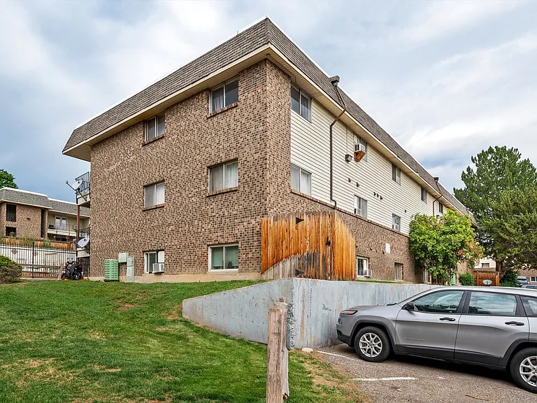 4651 S Lowell Blvd #D — Photo 8