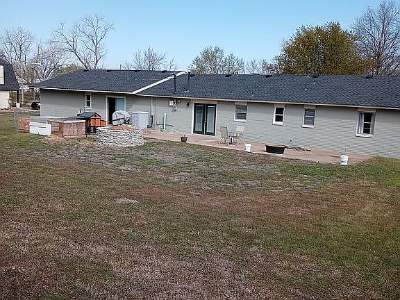 3rd image of 313 W 29th Ave