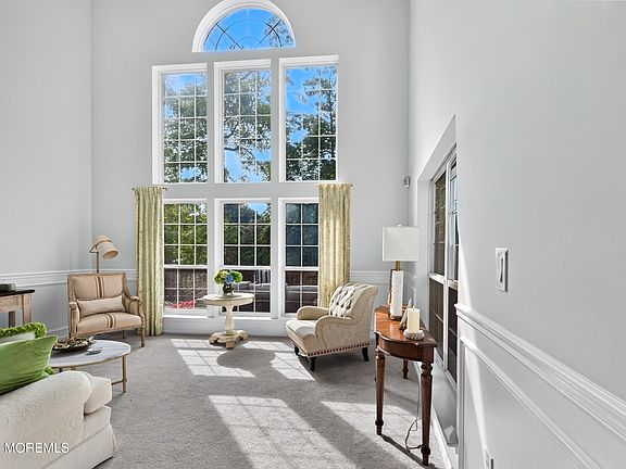 4th image of 106 S Manor Court