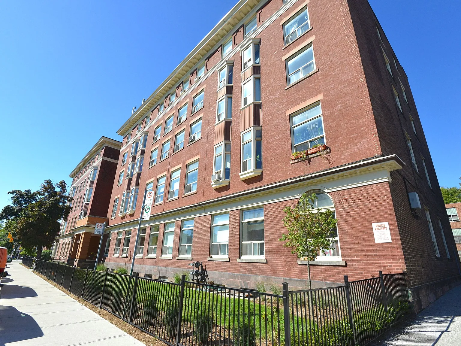 150 Fermanagh Avenue — Photo 4