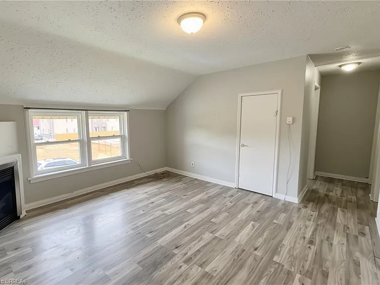 301 Campbell St #1 — Photo 3