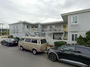 524 Clubhouse Ave APT C, Newport Beach, CA 92663