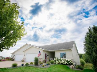 802 5th St, Wanamingo, MN 55983
