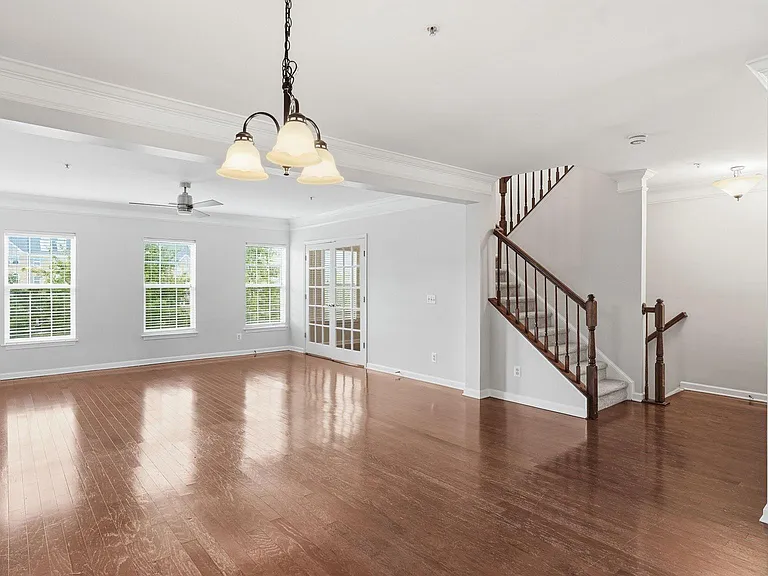 15360 Kensington Park Dr — Photo 13