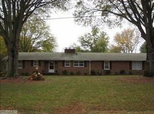 2950 Kecoughtan Rd, Pfafftown, NC 27040