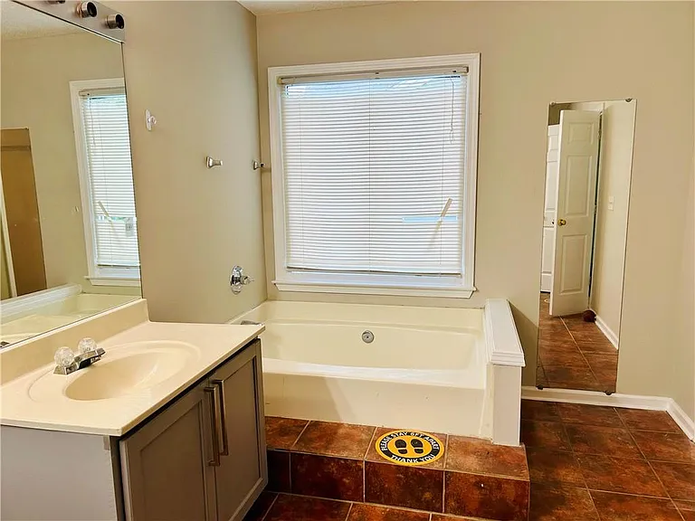2580 Binghampton Ln — Photo 10