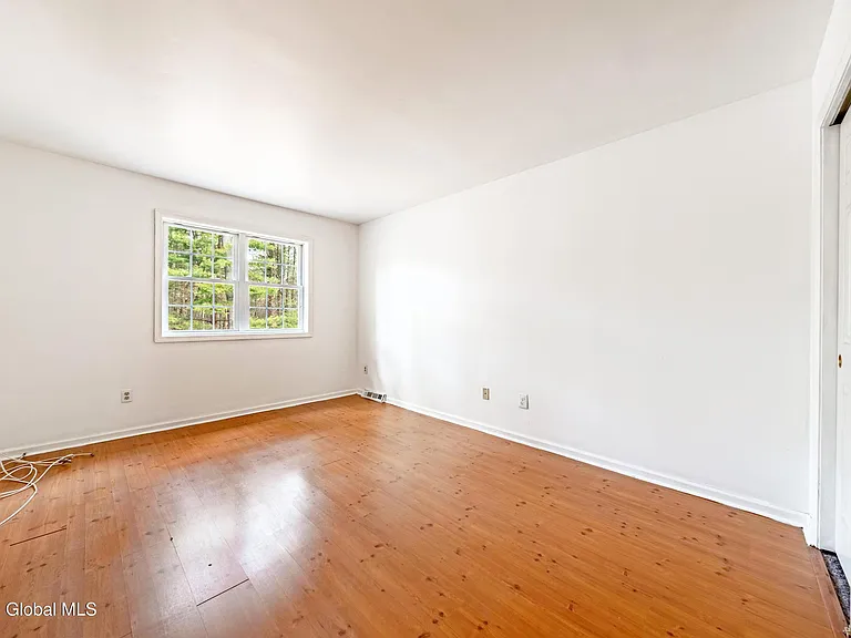 208 Whitetail Ct — Photo 11