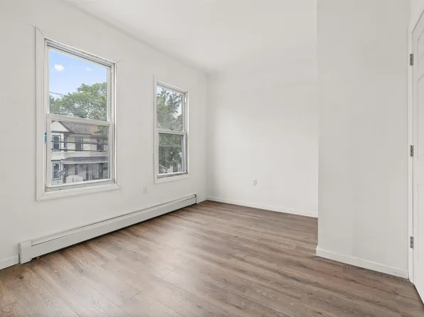 94 Stevens Avenue image 9 of 10