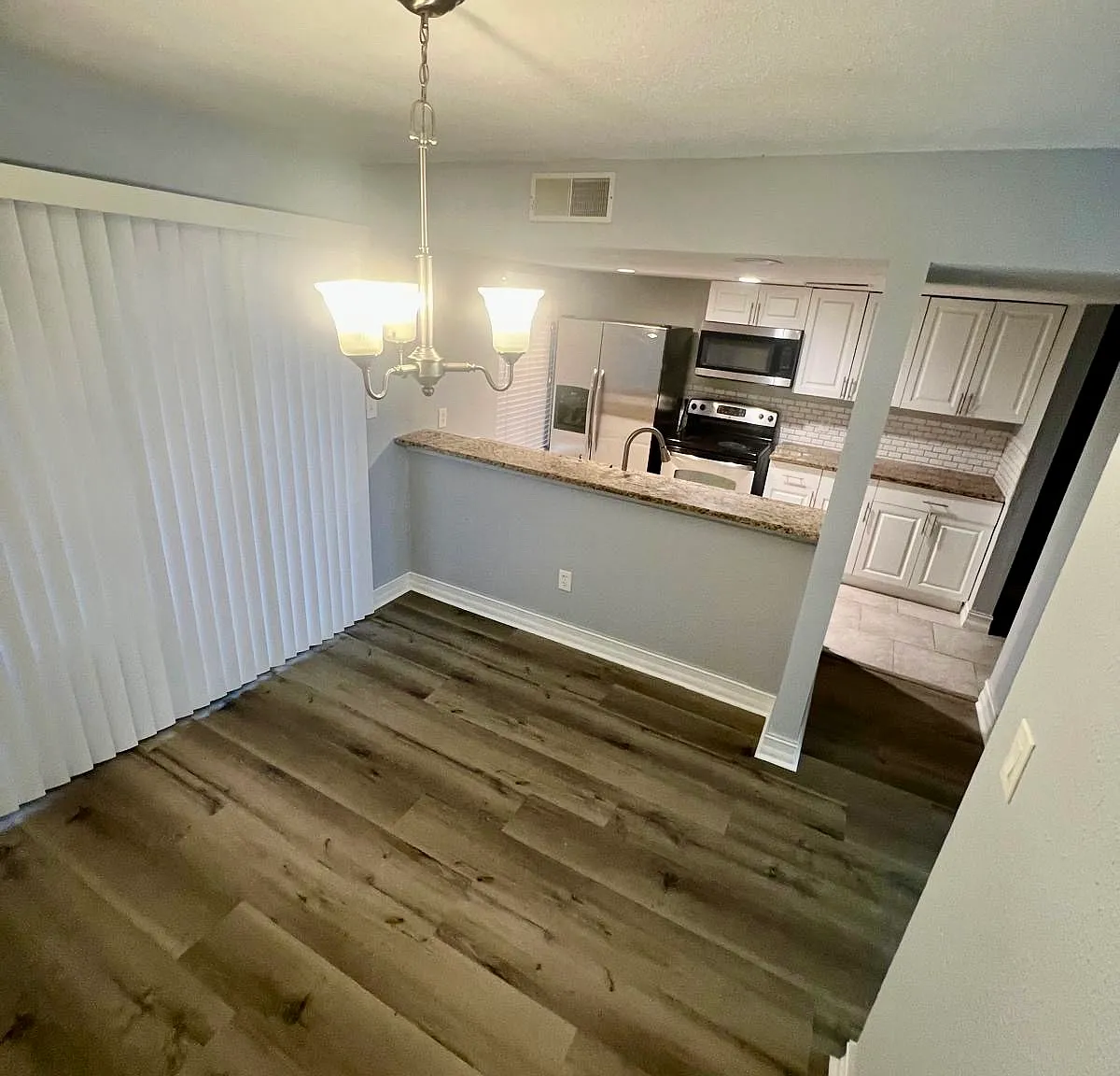 2 bed, 1.5 bath, 1164 sqft, $1,650 — Photo 3