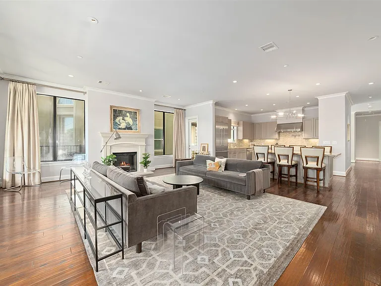 2221 Welch St #201 — Photo 29