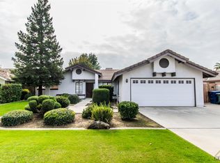 10013 Shadow Oak Way, Bakersfield, CA 93311