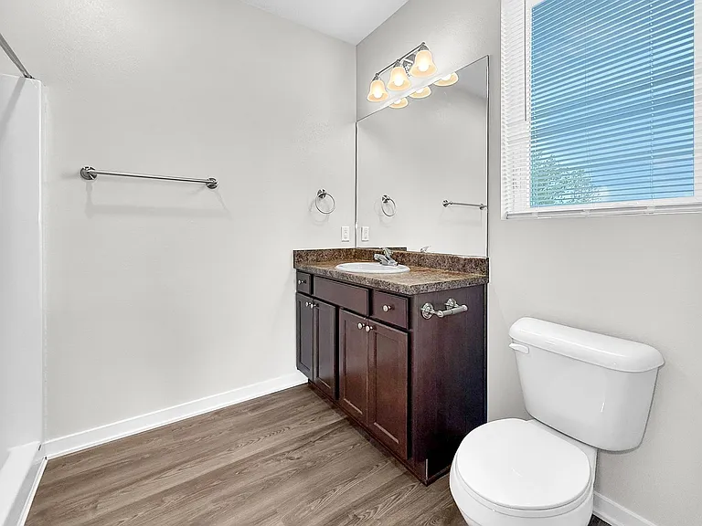 Parkside Luxury Apartments — Photo 8