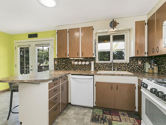 4th image of 3812 122nd St NE
