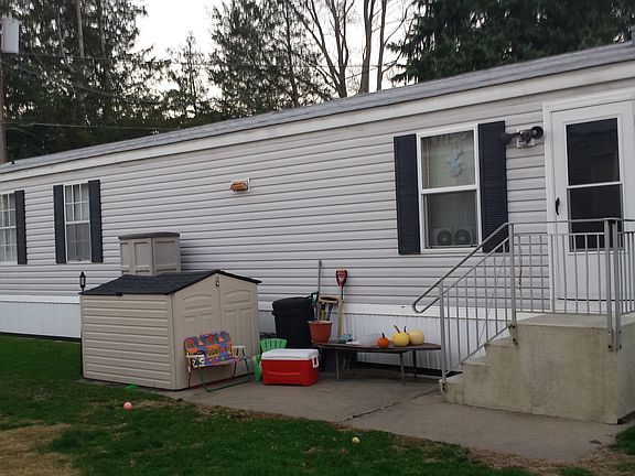 3rd image of 202 Jacobstown New Egypt Rd Trlr 205