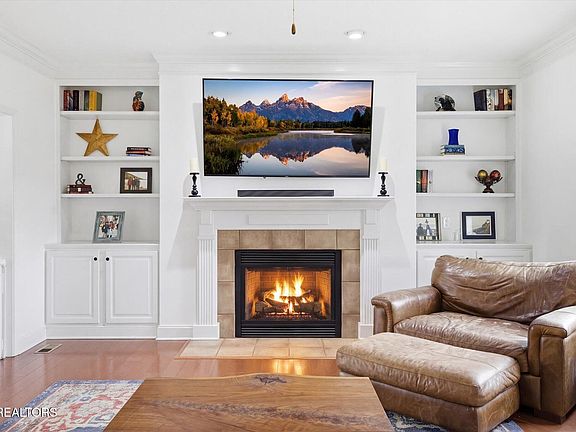 4th image of 8447 Shoregate Ln