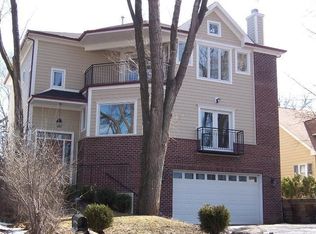 426 Clearview Ave, Wauconda, IL 60084