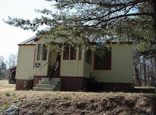 5248 Pineview Dr, Winston Salem, NC 27105