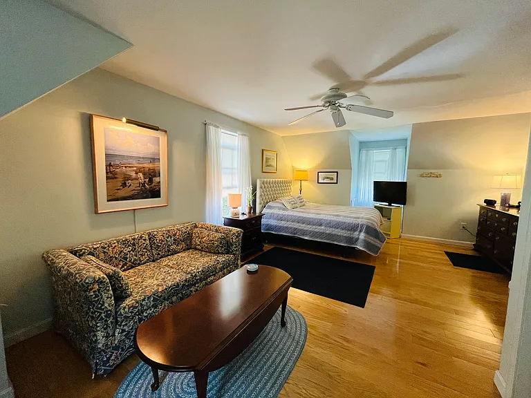 Primary bedroom (second floor)