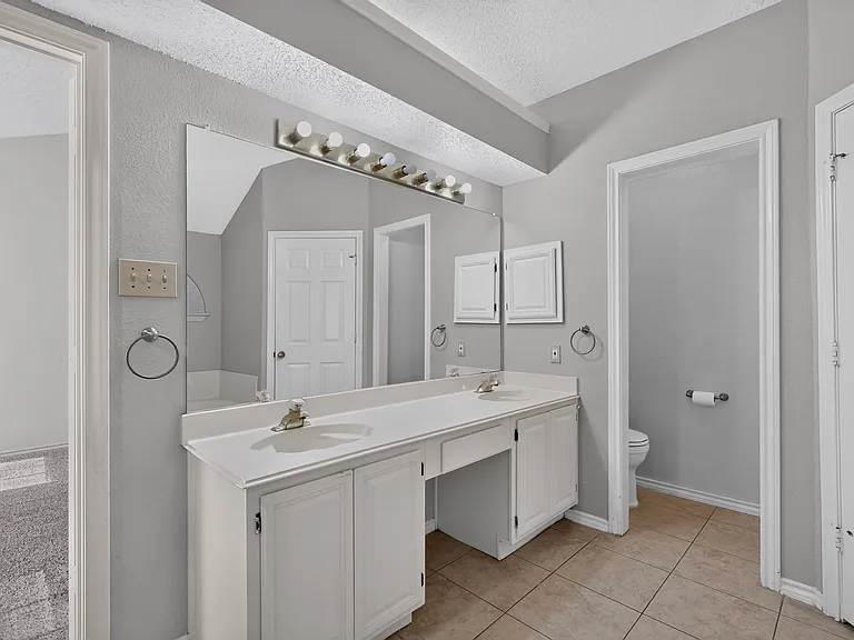 1426 Mapleview Dr — Photo 26