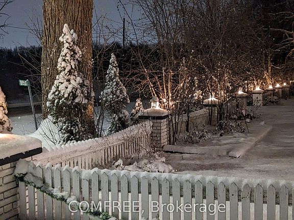 3rd image of 8950 Brown Rd