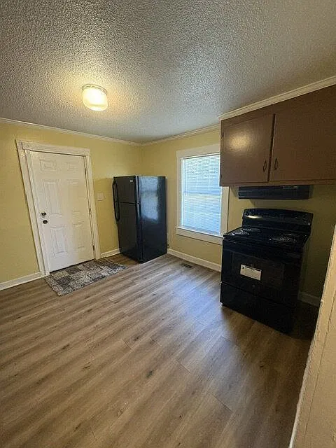 3 bed, 2.0 bath, 1103 sqft, $1,195 — Photo 3