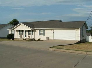 221 Champion Hills Dr, Berryville, AR 72616