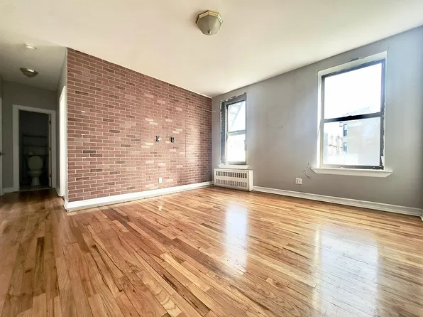 162 Lenox Ave #4A, New York, NY 10026